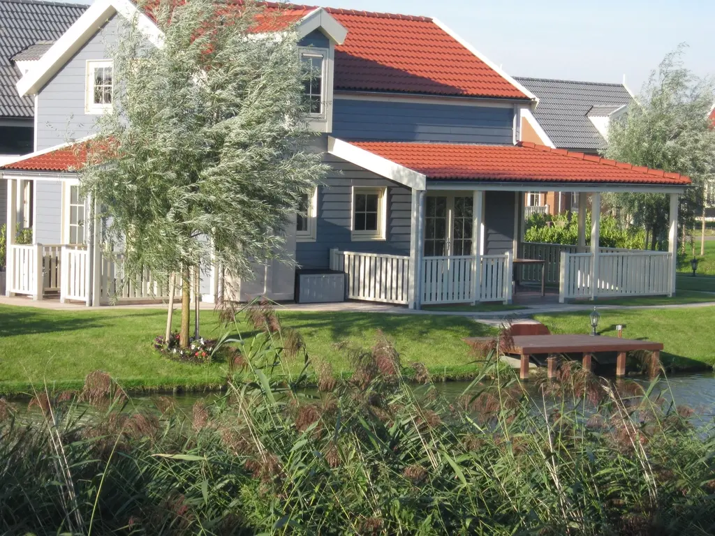 Gepflegter Garten mit Sitzplatz – Gartenbau in Zürich